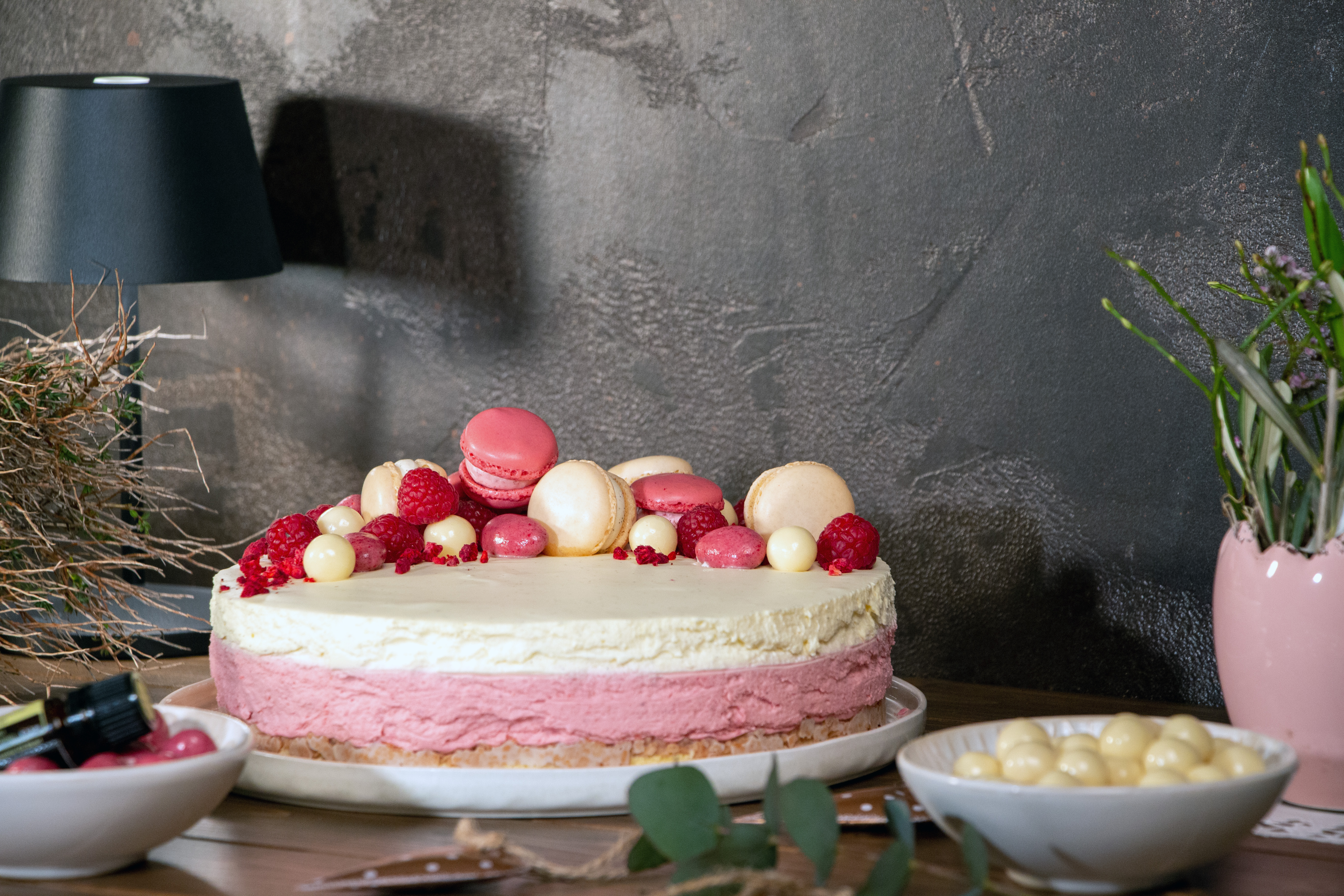 Vanille-Himbeermousse Torte